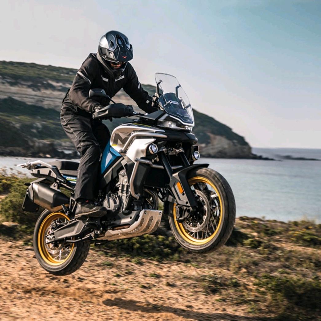 ꧁༺风中༽  ༼   骑行 ༻꧂