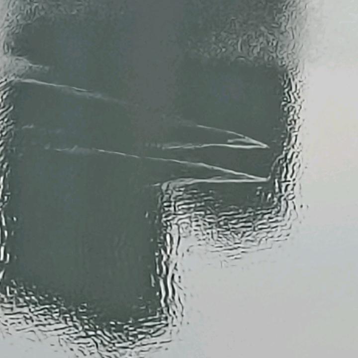 “朱”