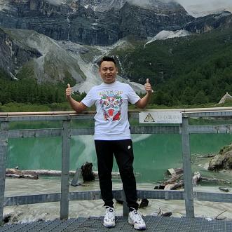 山诚小伟哥二手车