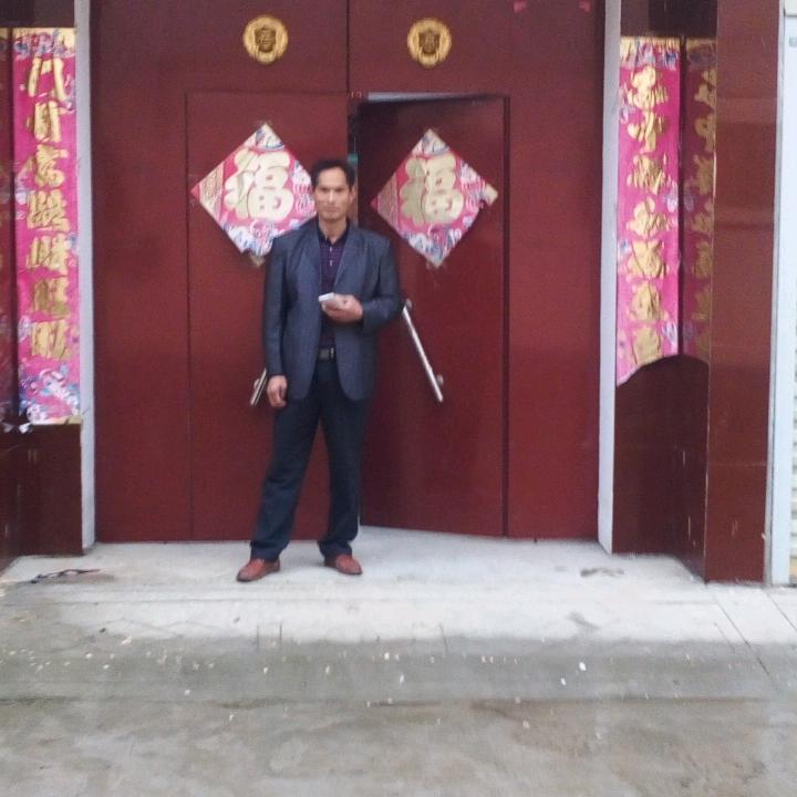 隨风飘扬