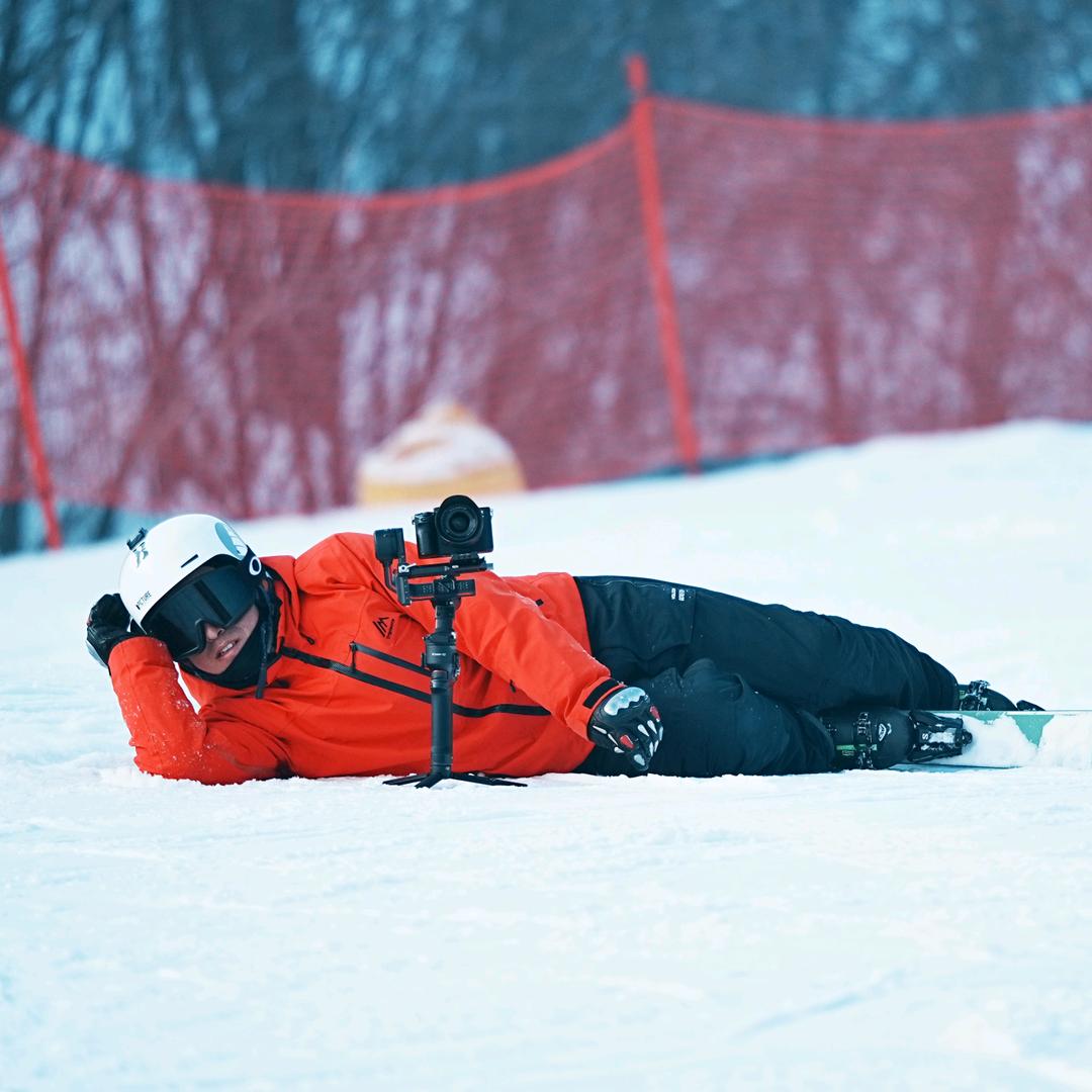 春明 滑雪摄影师