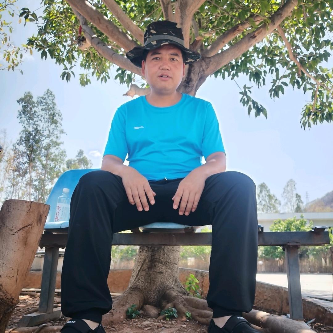 东侨驾校小何教练