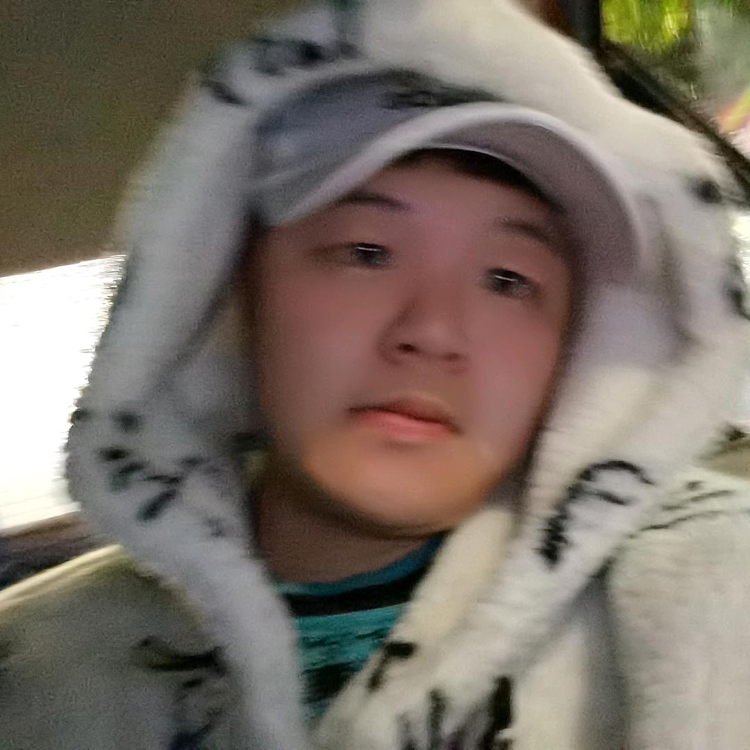 小梁睡着了🙉