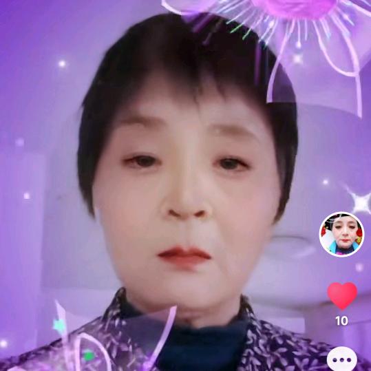时尚界的婆婆🌻🌸🌻🌻🐰