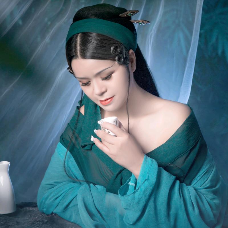 踏雪红梅