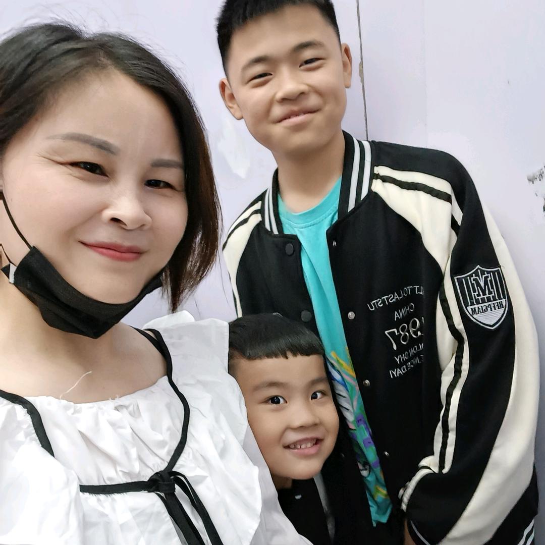 🇨🇳♛🍓懒屁虫🍓♛🇨🇳