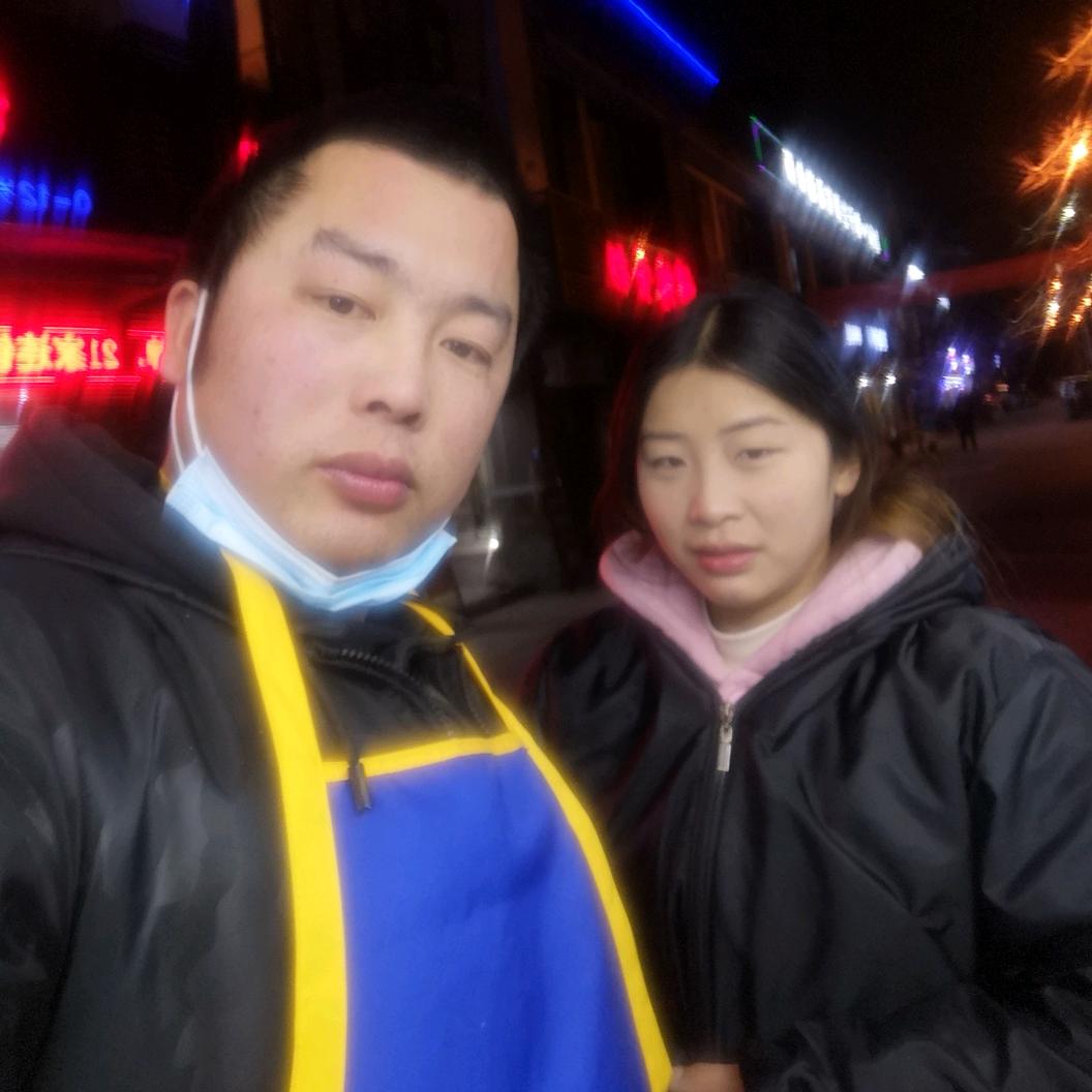 恩爱夫妻地摊记