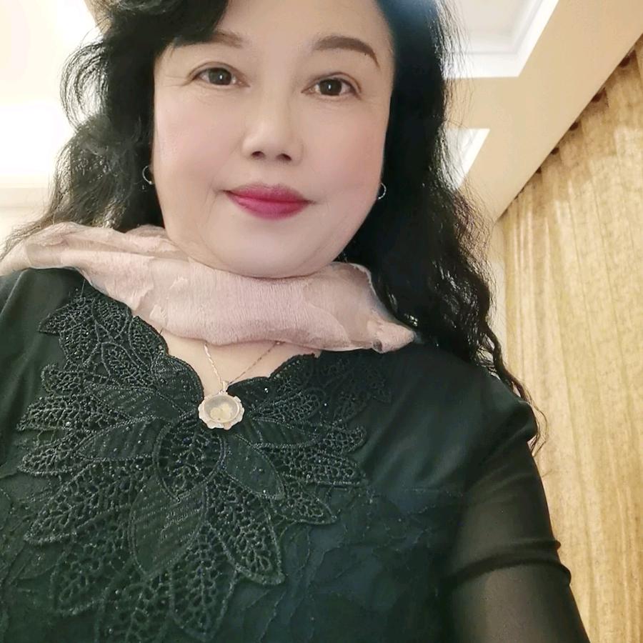 贺玲