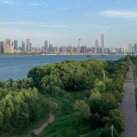 秋梵安易