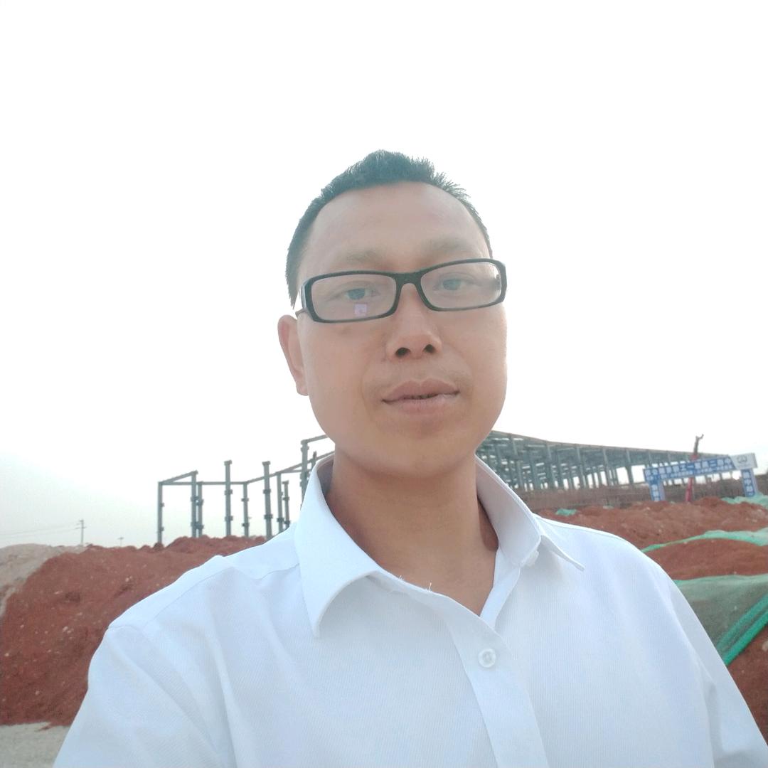 高兴爱玩是单亲