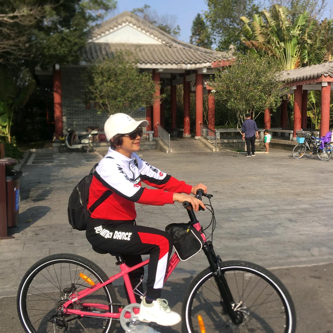 @丽丽