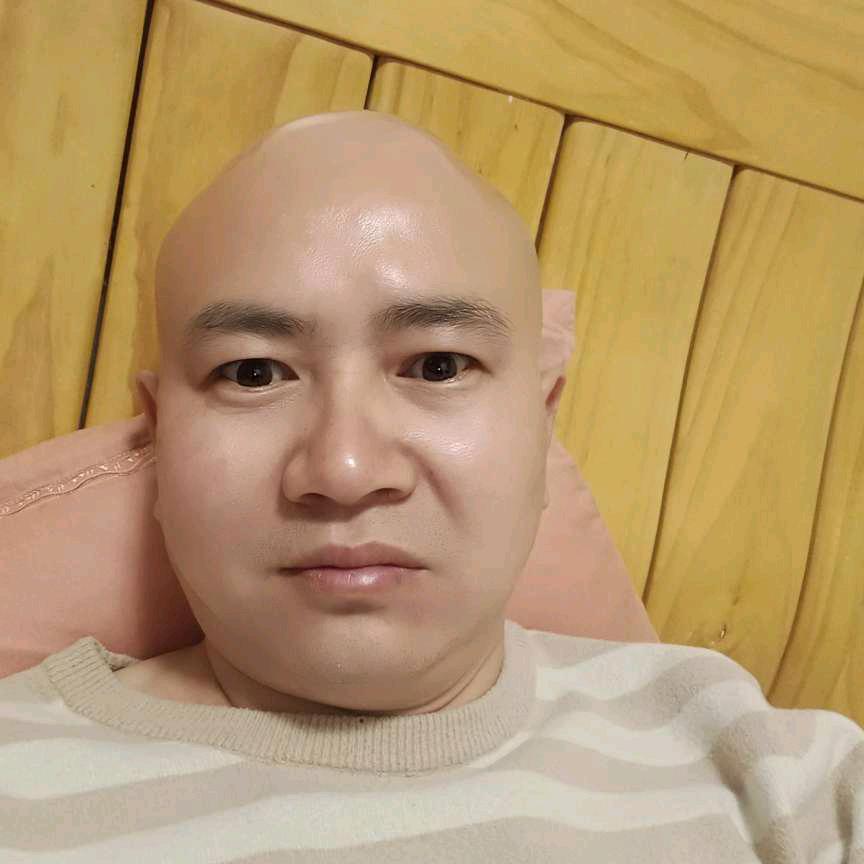 孤泳邀游