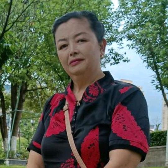 开州周姐 早上9点开播