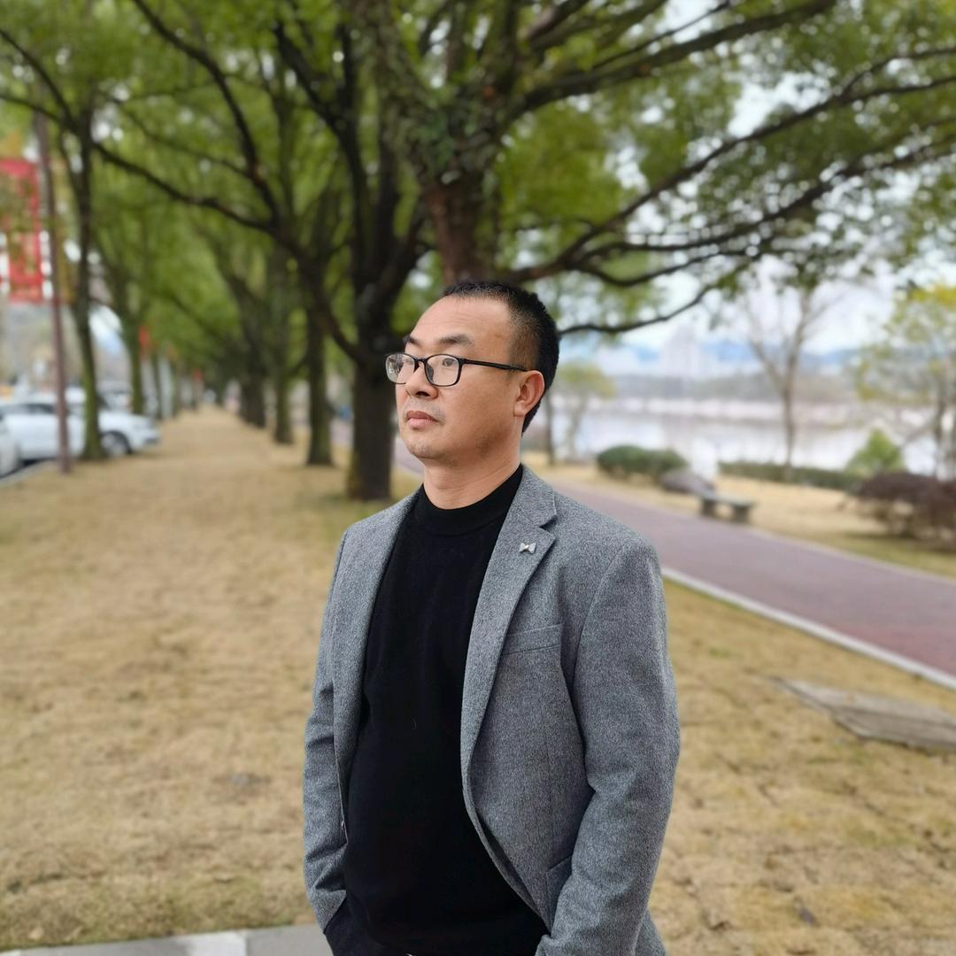 阿龙