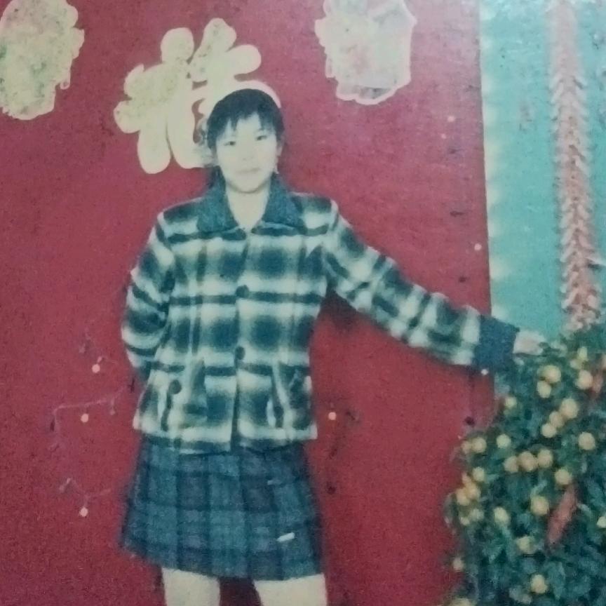 罗小英