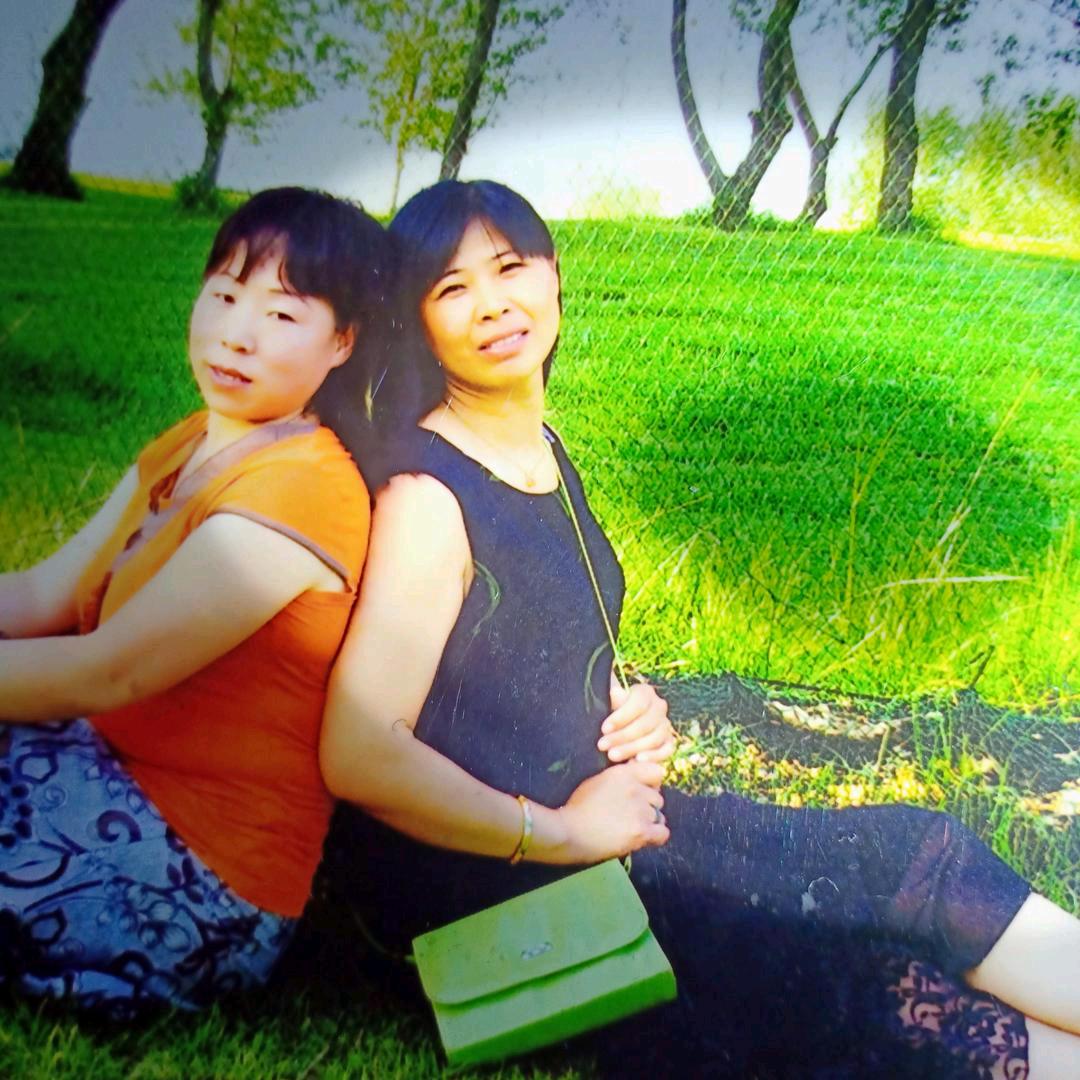 姐妹情深情意浓