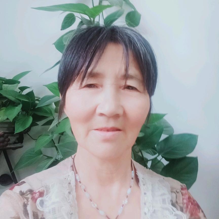 王素英