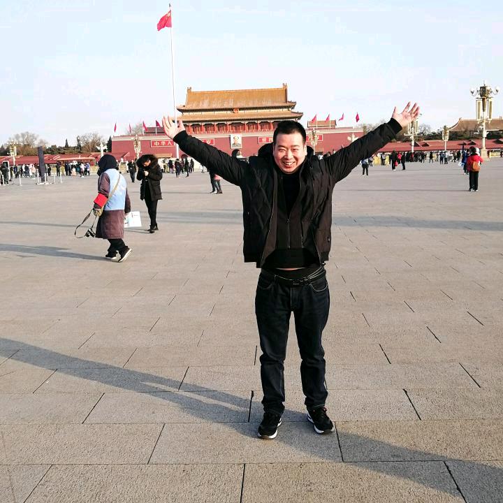 每个人都有故事，哥哥的故事很精彩。