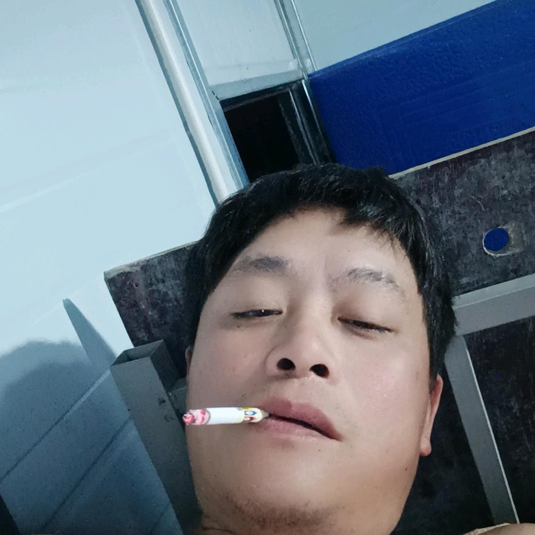 用户何志