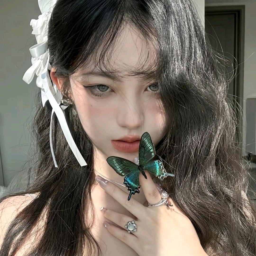 ⋆☽︎︎·̩͙