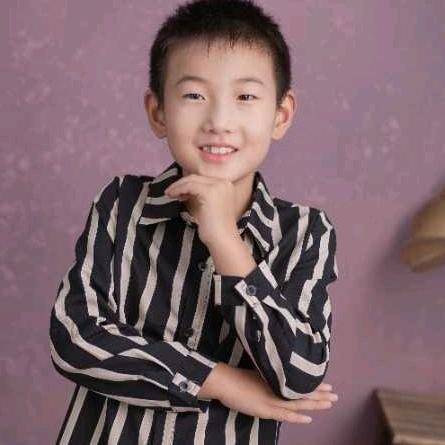 三(๑•̌.•̑๑)哥