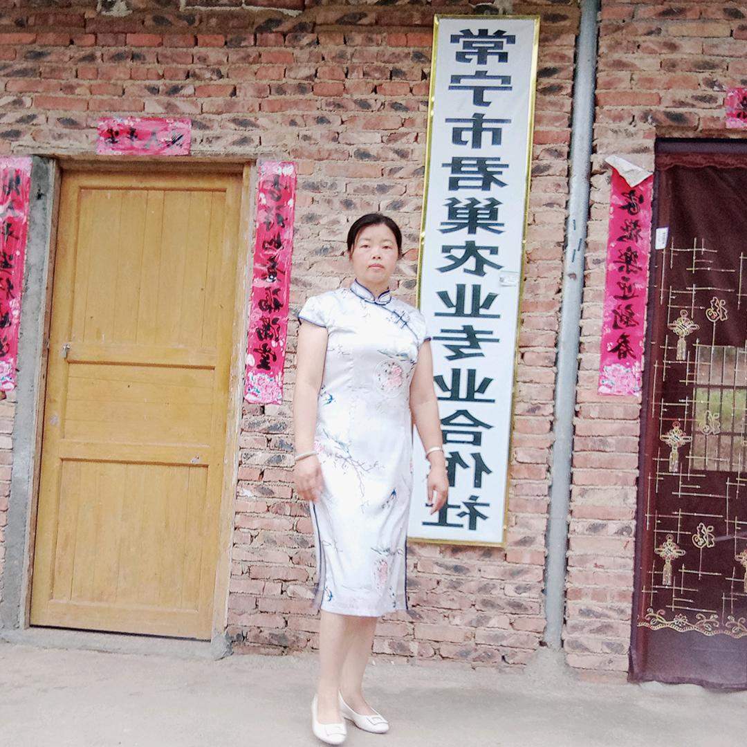 常宁君巢养鸡邓姐