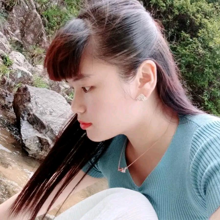 莉莉服饰@