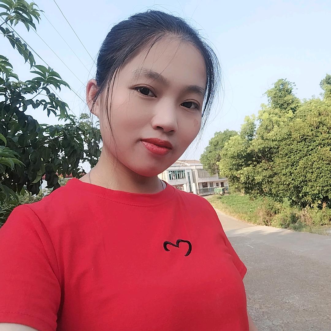 小小何老师