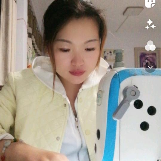 肩并肩的幸福
