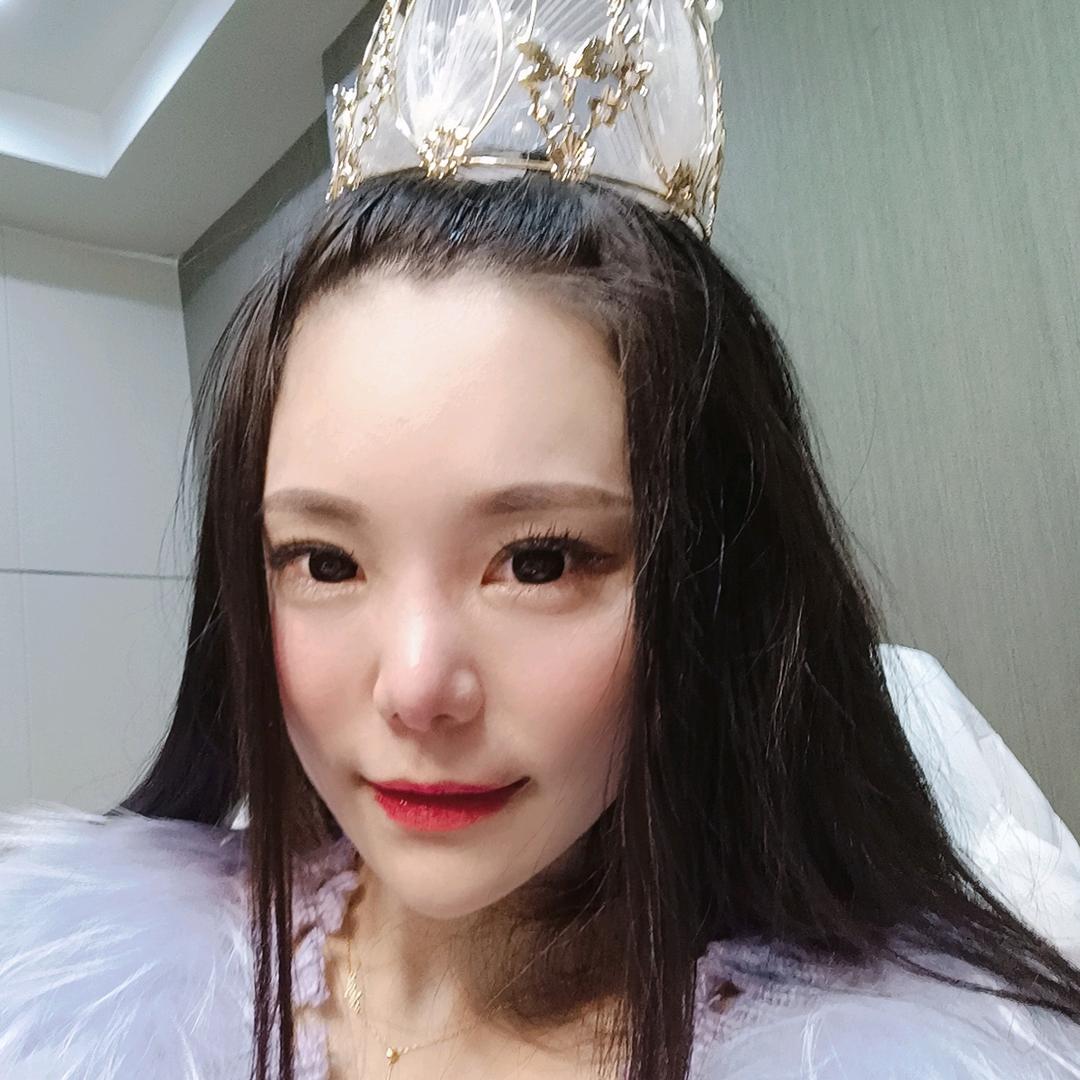 尚品屋工厂批发女装店