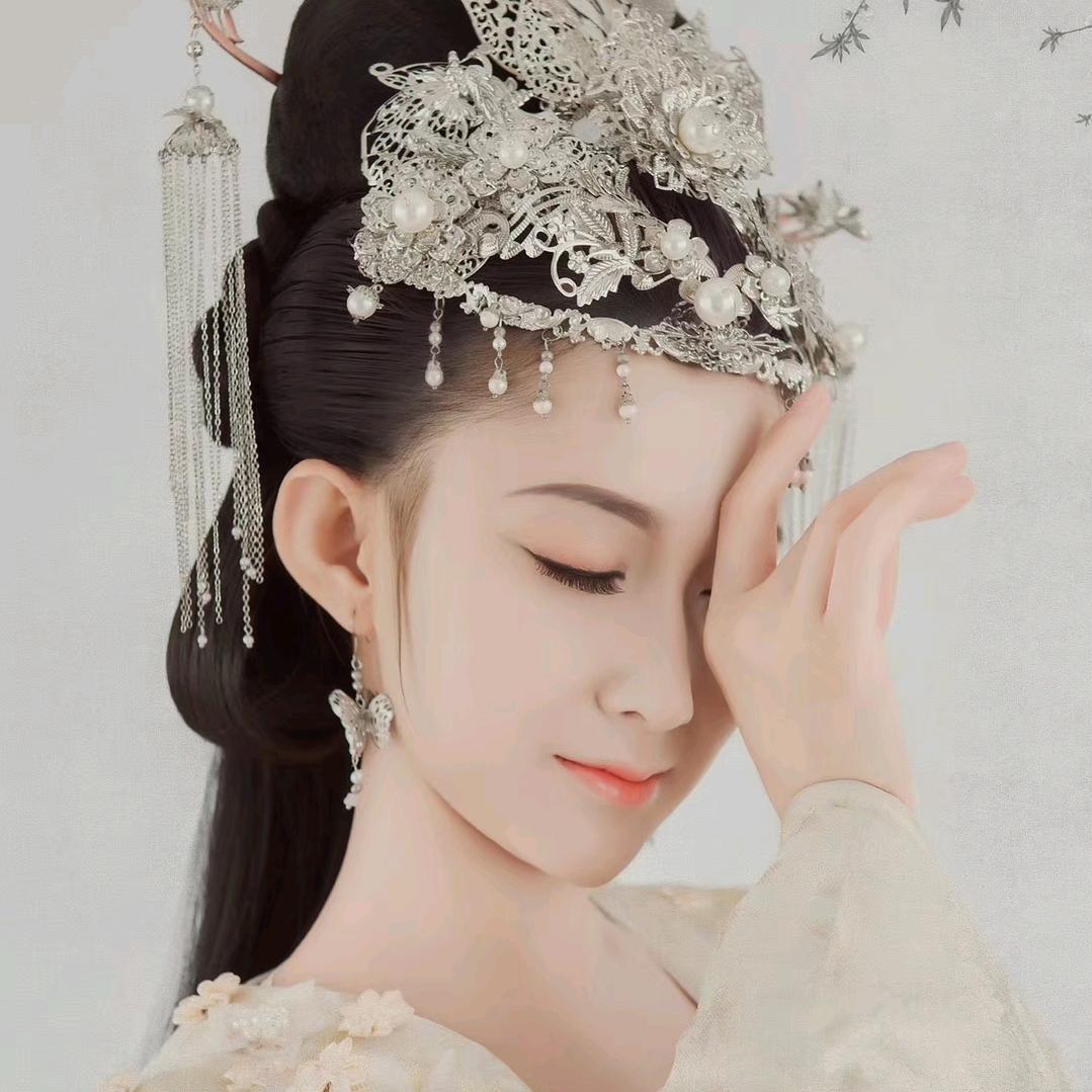 爱丽-女王👑