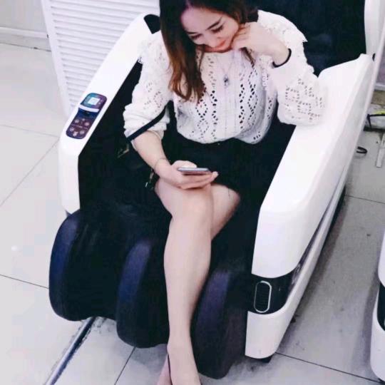@泼安潘玲姐烤面筋苕皮炸冷面卷臭豆