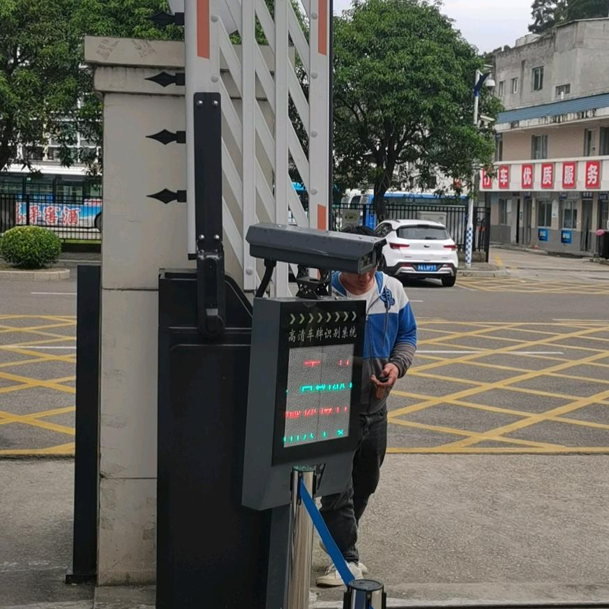 英龙智能