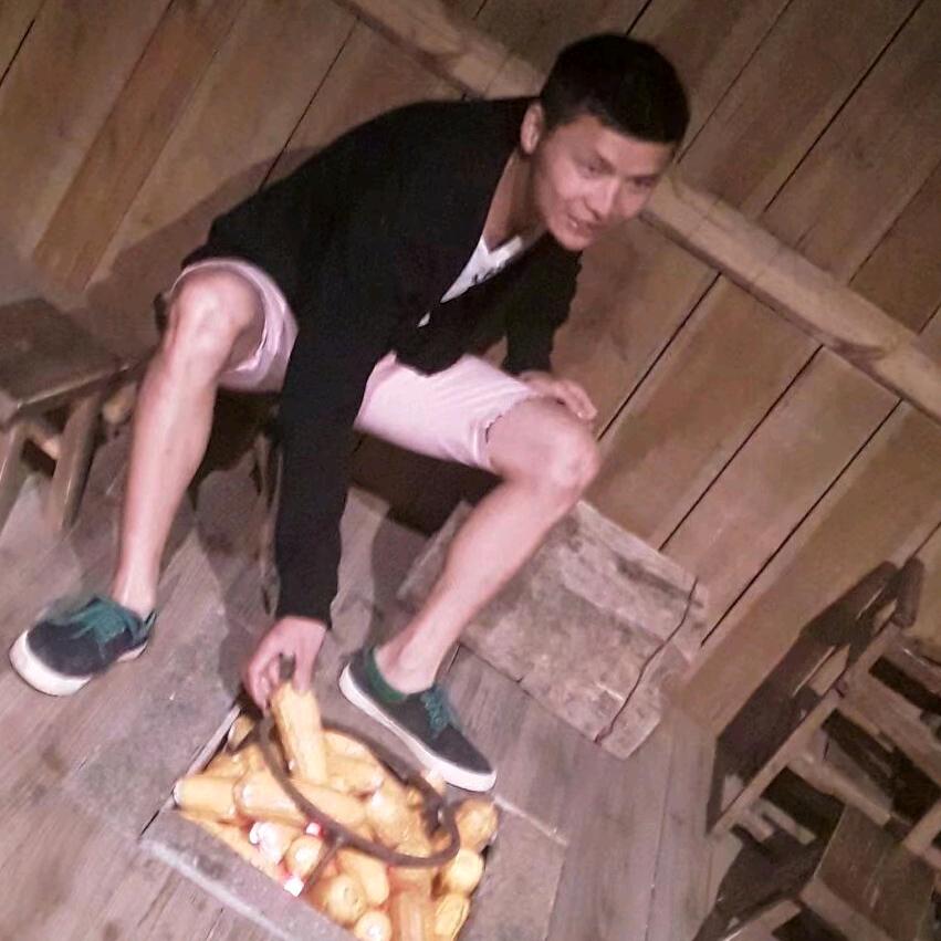 在凯里干玩具的小杨