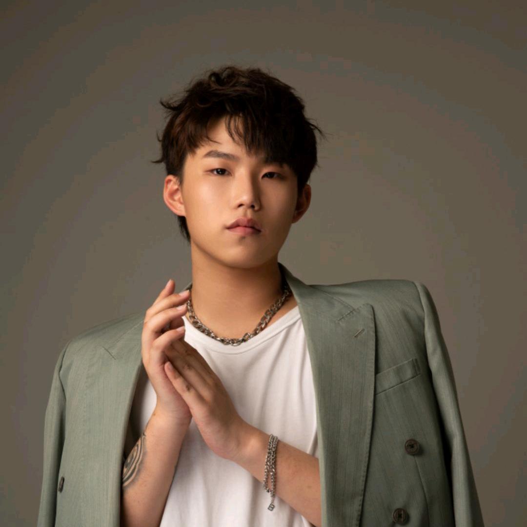 种草男孩王三三@抖音