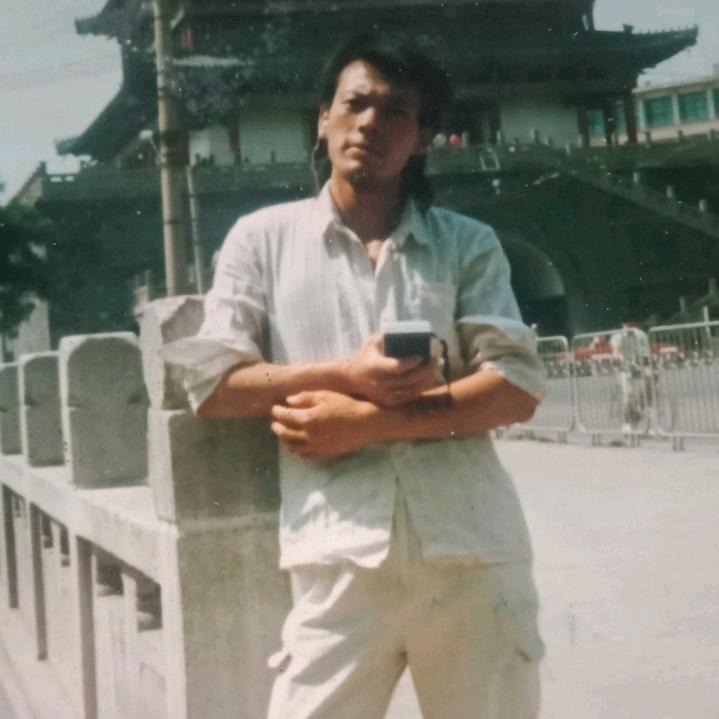 请选专业，正规，有实力人装修！！