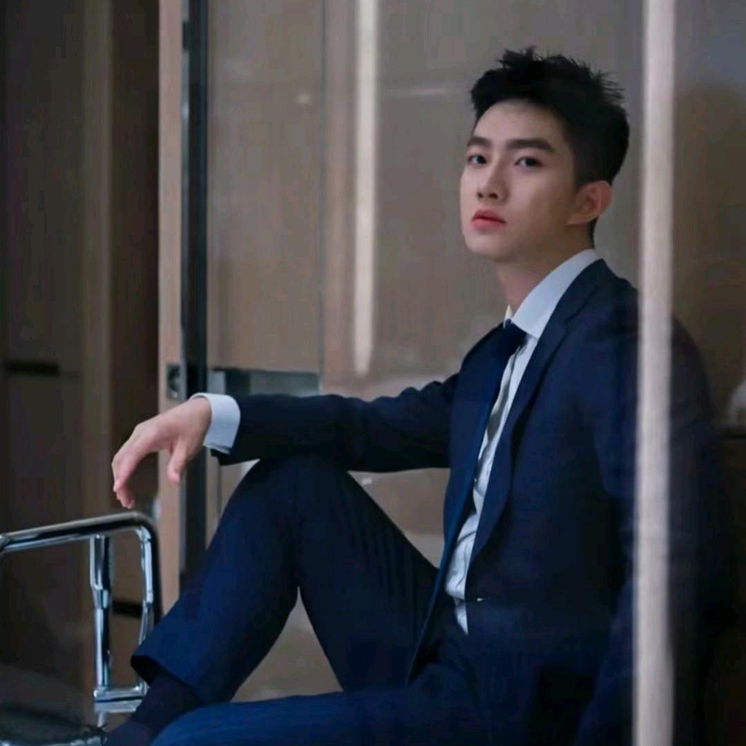 春江水碧，花好月圆