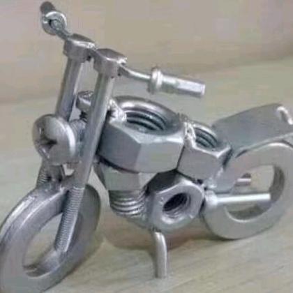 彩浩，紧固件