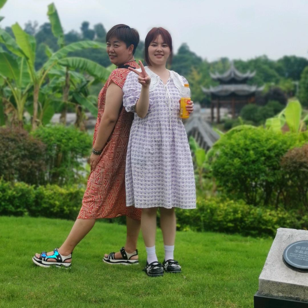 玉花服饰