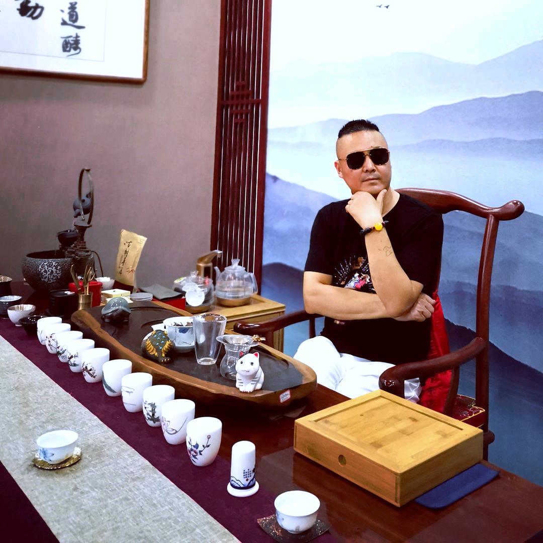 亮哥（渔品鲜·云南蒸汽石锅鱼）