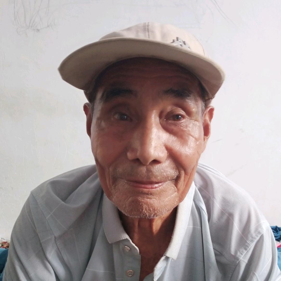 爱花的老头