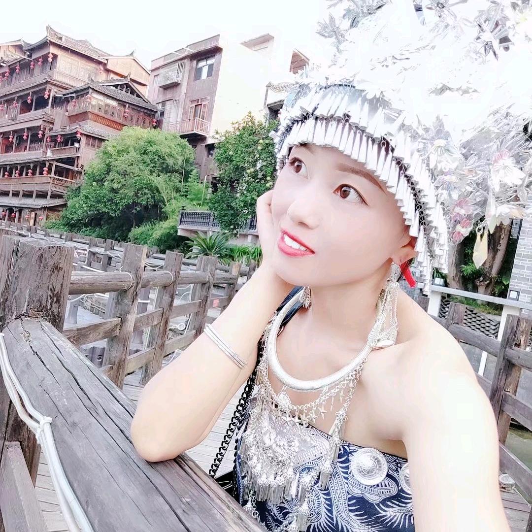 红梅银装贞丰李家屯