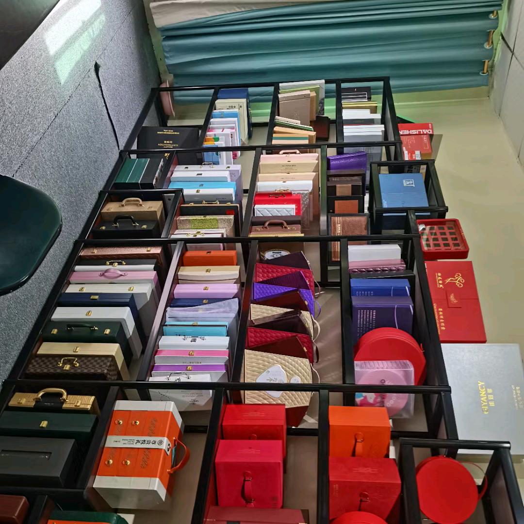 专业皮盒包装。