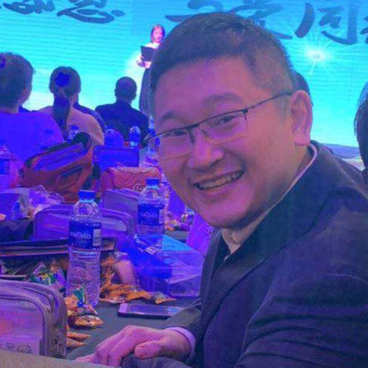 sdw（德炜口腔在背后为家乡足球助力）