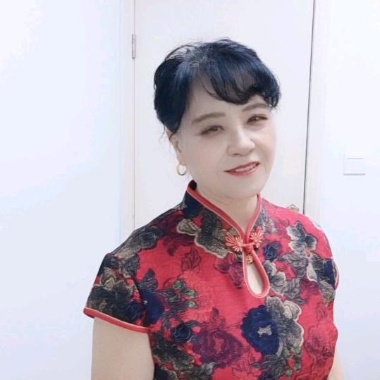 桃红柳绿