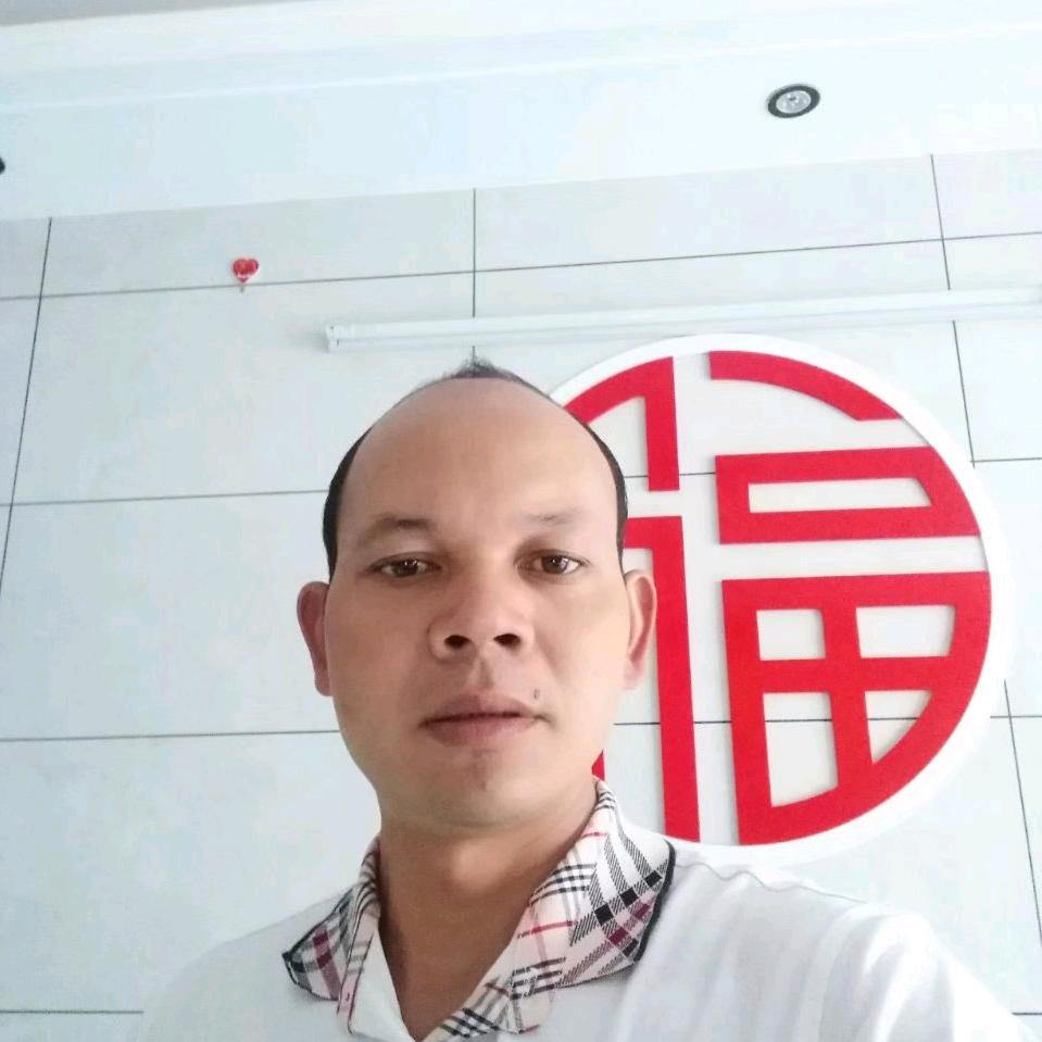用户7874919432376梁师傅贴砖
