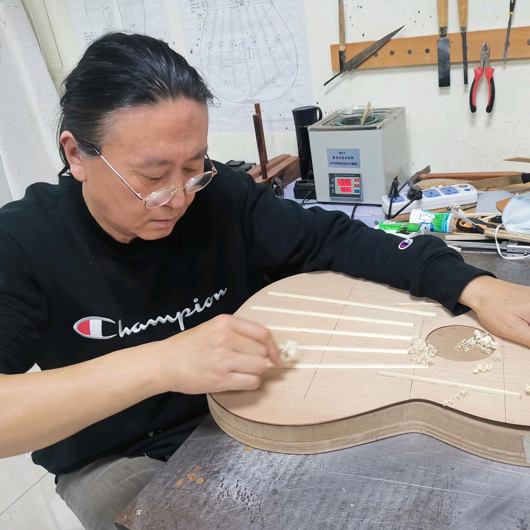 郭玉龙手工吉他