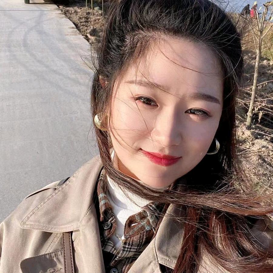 大脸W姐姐