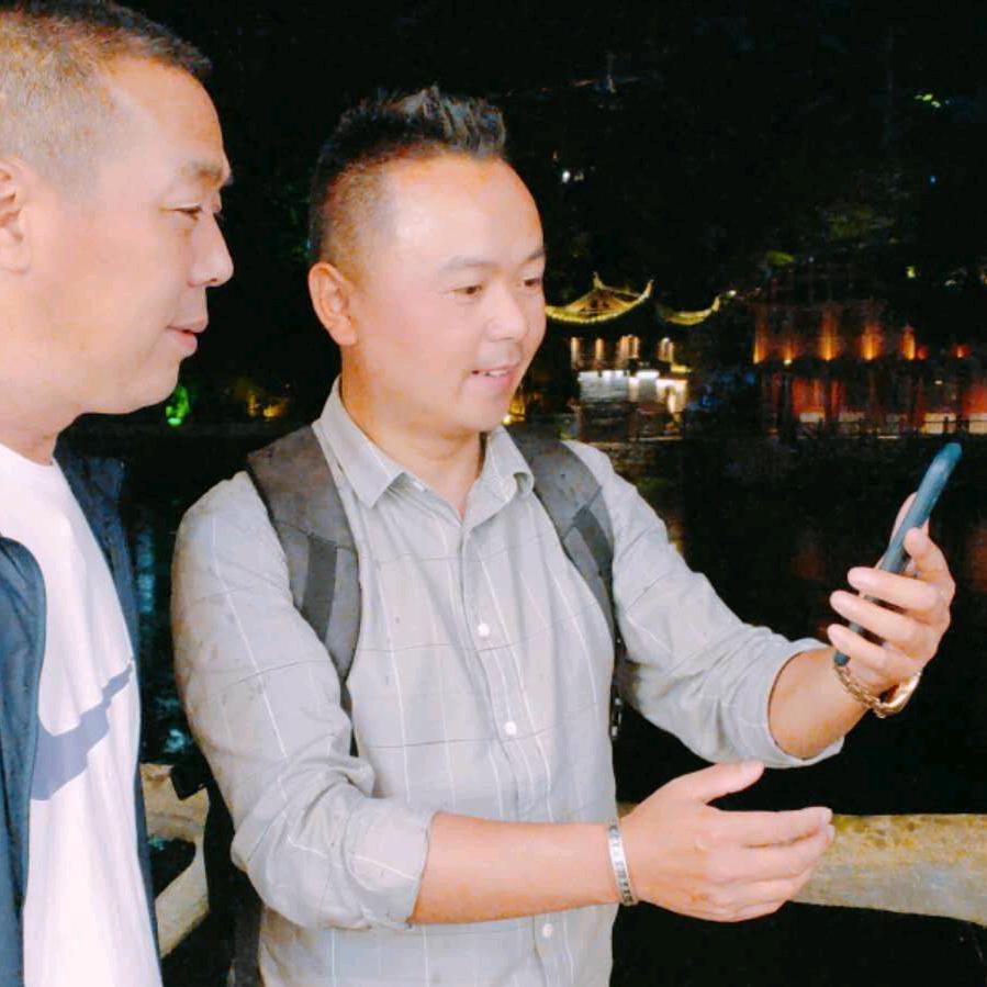寨子里的黄某某