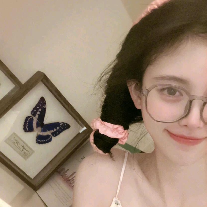 在吃松糕